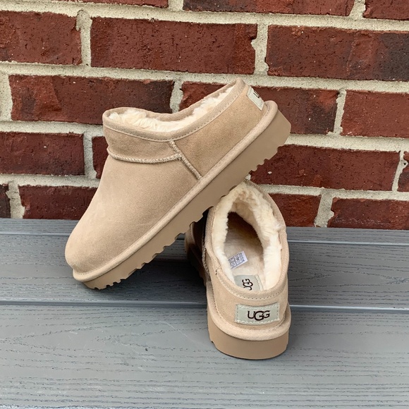 UGG Suede Classic Slippers - Picture 14 of 14